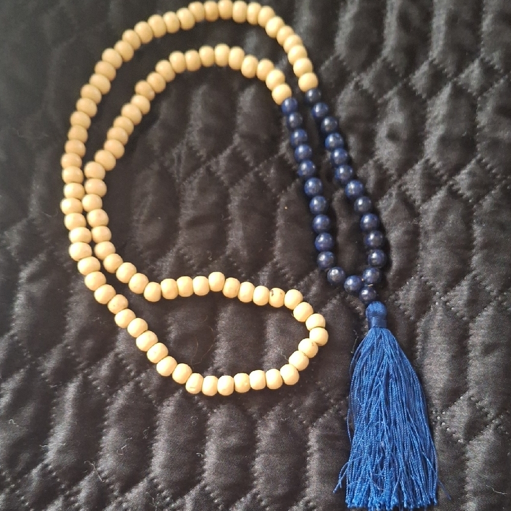 Elegant Blue and Tan Beaded Necklace